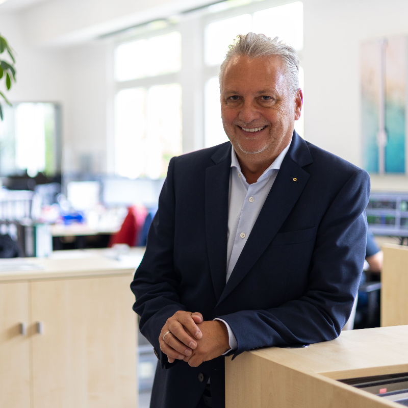 Thieken - Unternehmer des Jahres 2023 - "Ich wollte nicht nur auf dem Bauch liegen und zeichnen" Thieken - Unternehmer des Jahres 2023 - "Ich wollte nicht nur auf dem Bauch liegen und zeichnen"